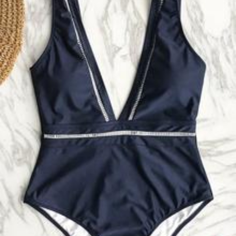 NWT - Cupshe - Tranquil Cove V Neck One Piece - XL